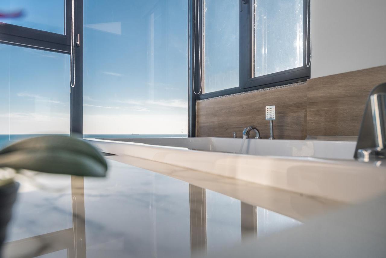 Sea Forever - Luxury Apt With Jacuzzi & Full Sea Views *