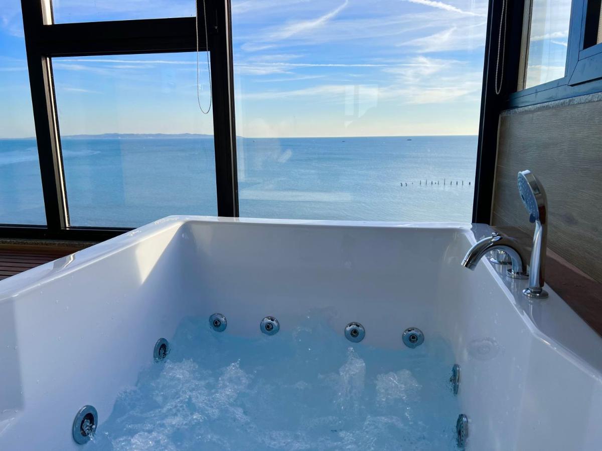 Apartament Sea Forever - Luxury Apt With Jacuzzi & Full Sea Views *
