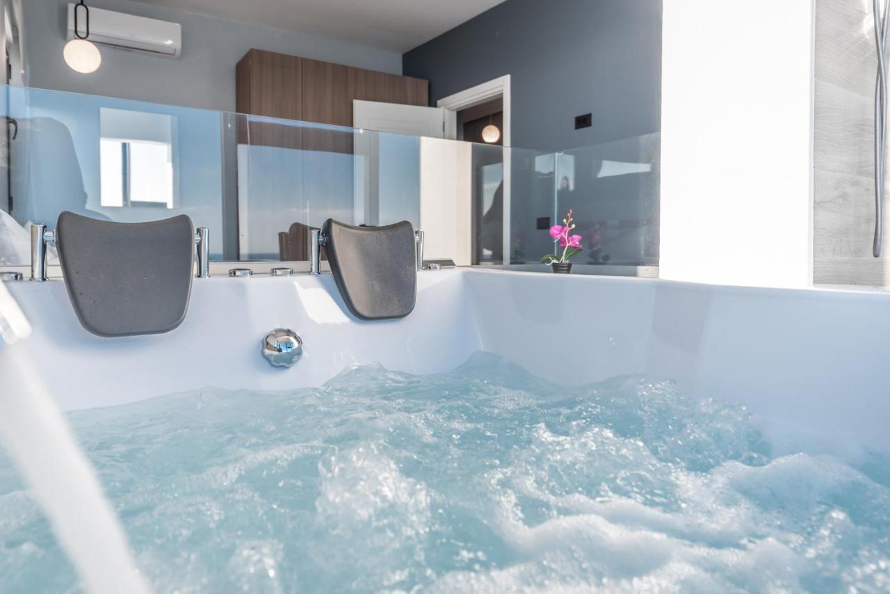 Apartament Sea Forever - Luxury Apt With Jacuzzi & Full Sea Views *